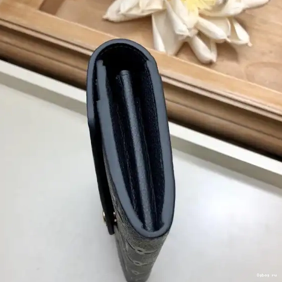 LOUIS WALLET SARAH VUITTON 0705